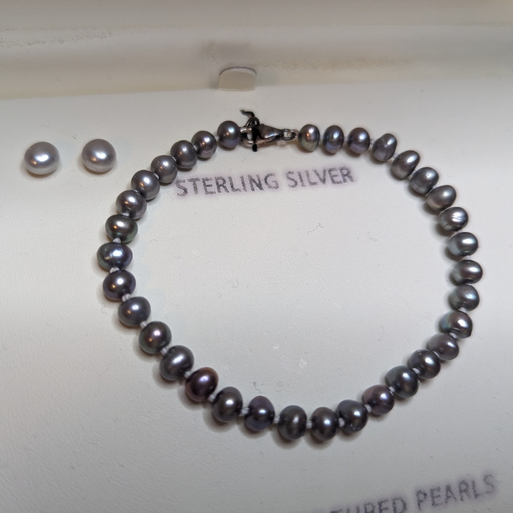 CULTURED GRAY PEARL BRACELET AND STUDS